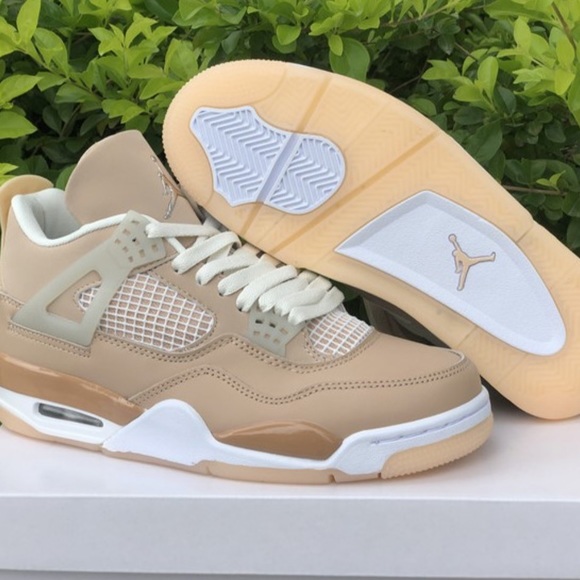 Air Jordan 4 Retro 'Shimmer' - Picture 2 of 5